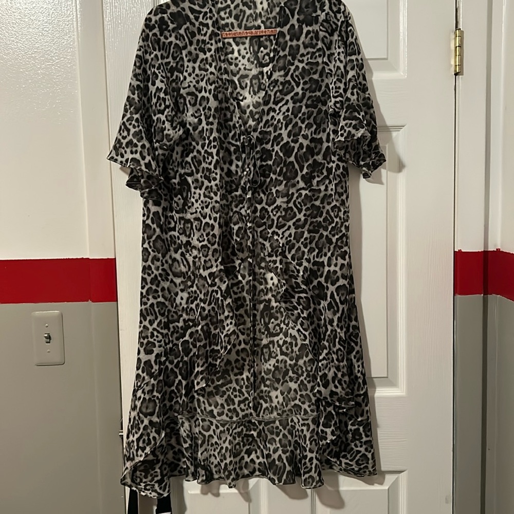 Camona leopard print size medium